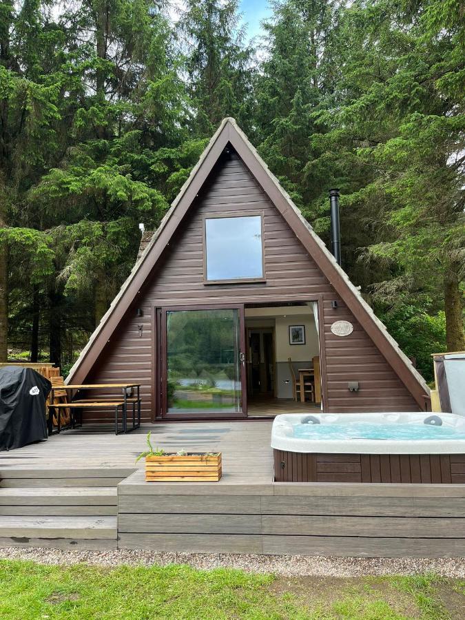 Bonnie Lodge-Lochside Location With Hot Tub Invergarry Exterior foto