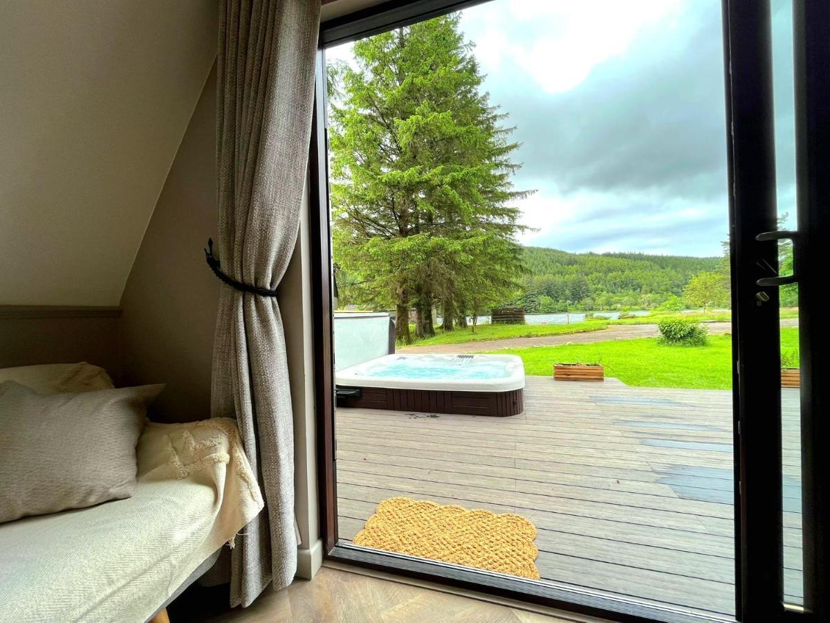 Bonnie Lodge-Lochside Location With Hot Tub Invergarry Exterior foto