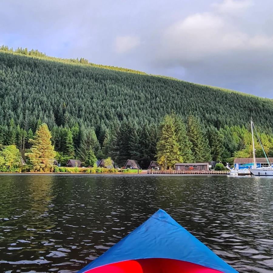Bonnie Lodge-Lochside Location With Hot Tub Invergarry Exterior foto