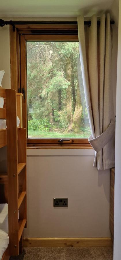 Bonnie Lodge-Lochside Location With Hot Tub Invergarry Exterior foto