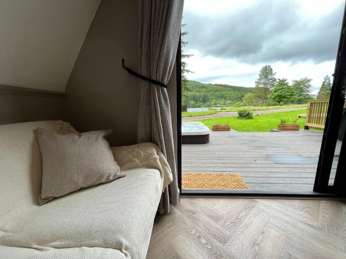 Bonnie Lodge-Lochside Location With Hot Tub Invergarry Exterior foto