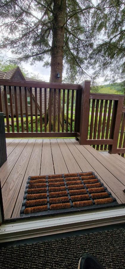 Bonnie Lodge-Lochside Location With Hot Tub Invergarry Exterior foto